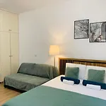 With Private Terrace & Pool Access - Free Parking Apartment Paphos