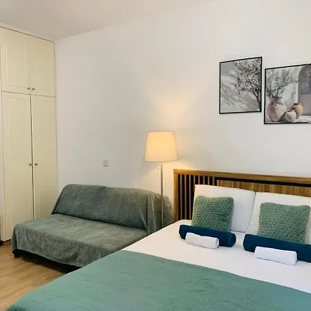 Pafilia Gardens Studio - Pool Access - Near Old Town - Free Parking דירה פאפוס