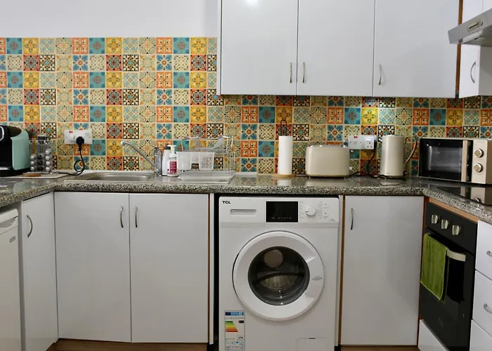 Διαμέρισμα Pafilia Gardens - Pool Access - Near Old Town - Free Parking