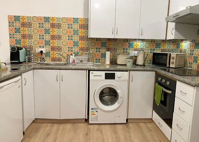 Pafilia Gardens - Pool Access - Near Old Town - Free Parking