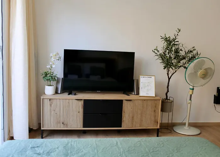 Pafilia Gardens - Pool Access - Near Old Town - Free Parking *