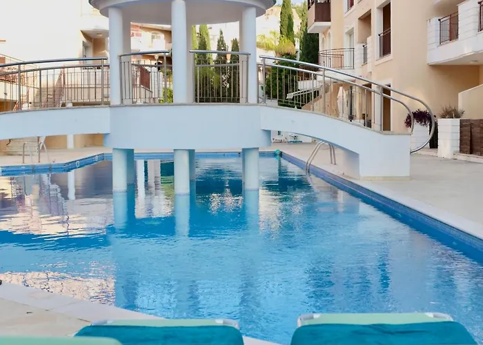 Pafilia Gardens - Pool Access - Near Old Town - Free Parking Apartmán *