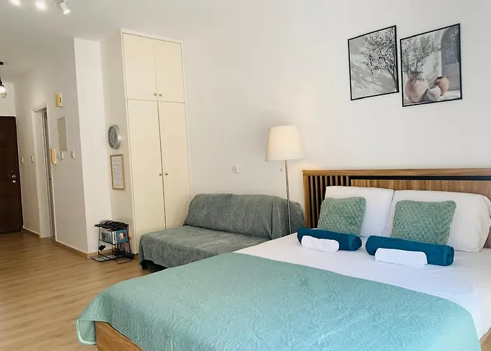 Pafilia Gardens - Pool Access - Near Old Town - Free Parking Paphos